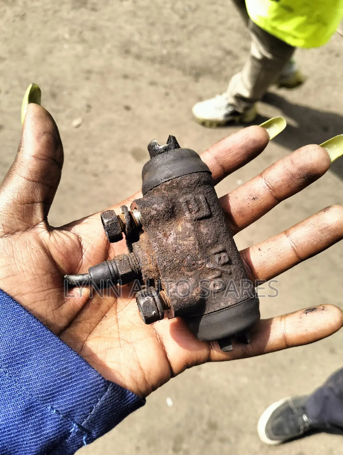 Rear Backplate Wheel Cylinder Nissan Vannete