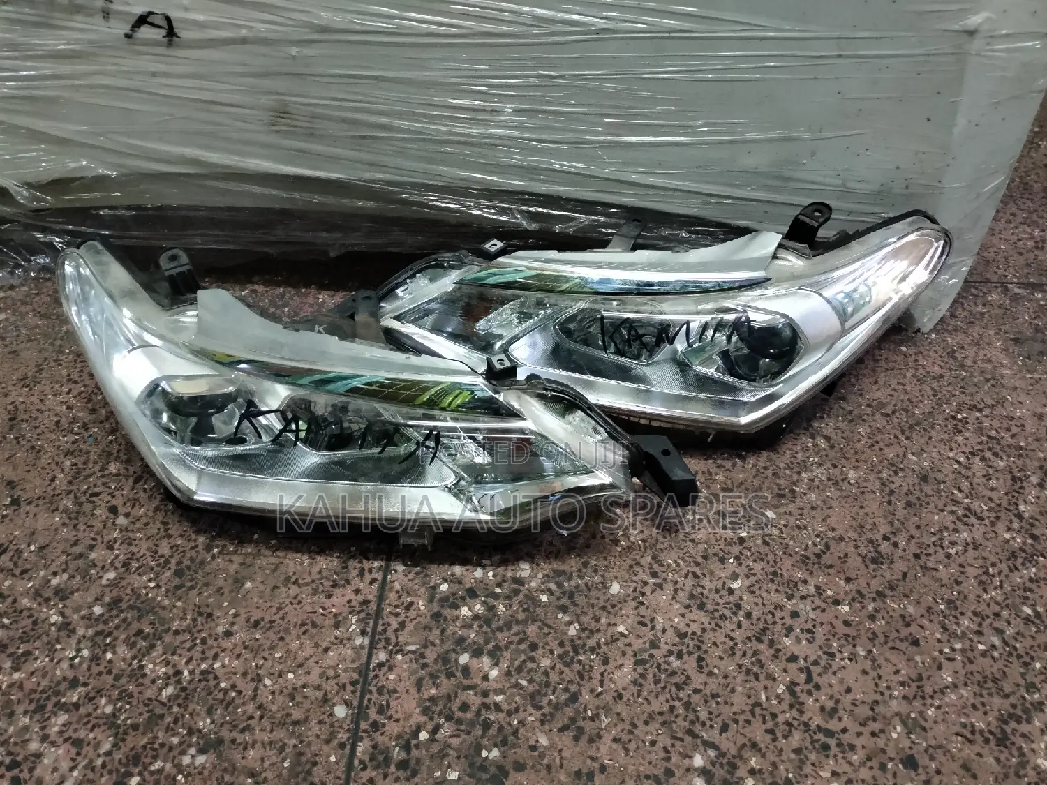 Fielde/Axio 165 2015/2016/2017/2018 Headlights Non Xenon