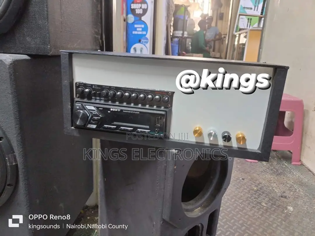 Car Radio Amplifier With Toraidal 30.0.30