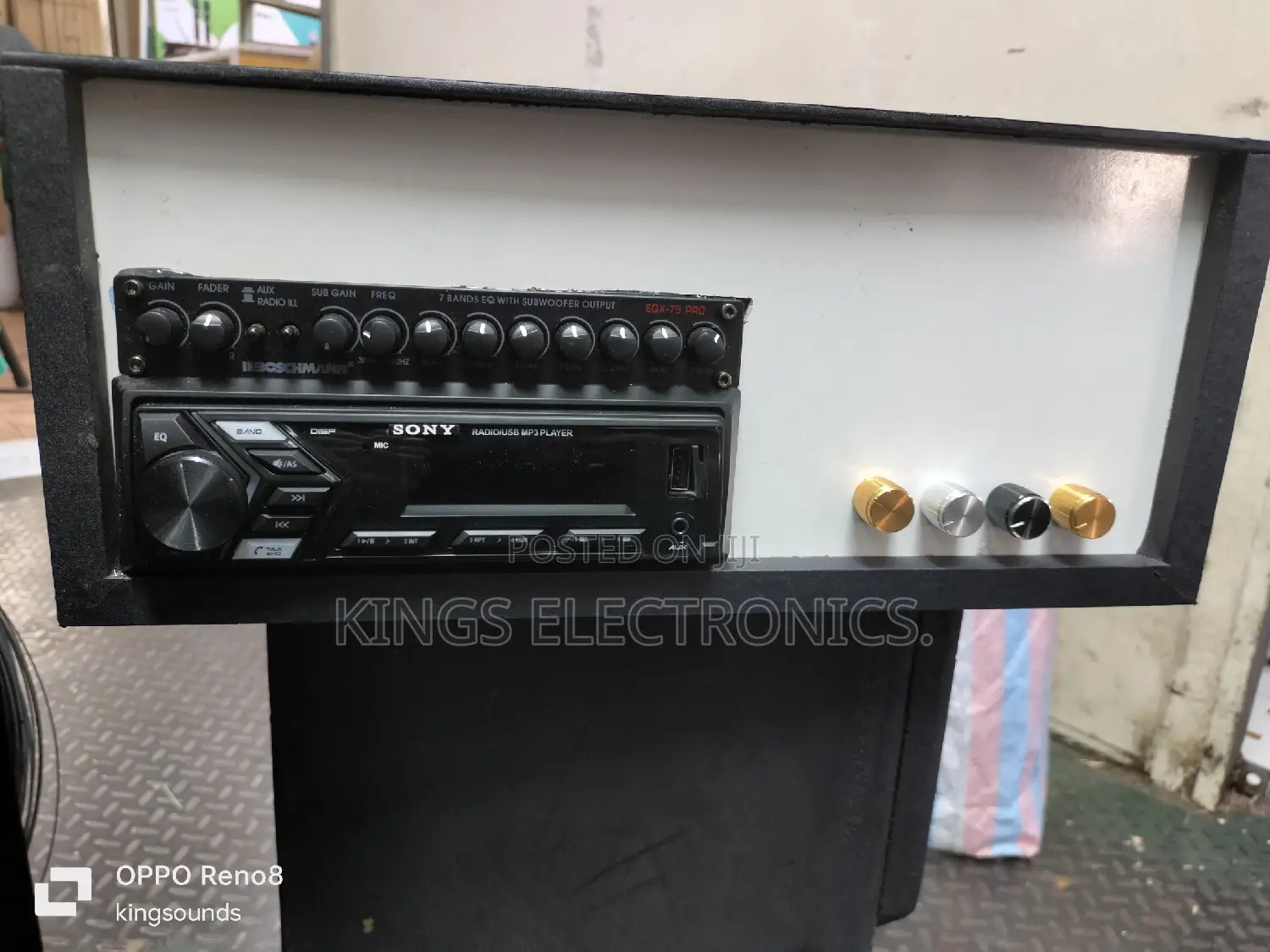 Car Radio Amplifier With Toraidal 30.0.30