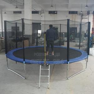 Trampoline With Safety Enclosure Net - thumbnail 2
