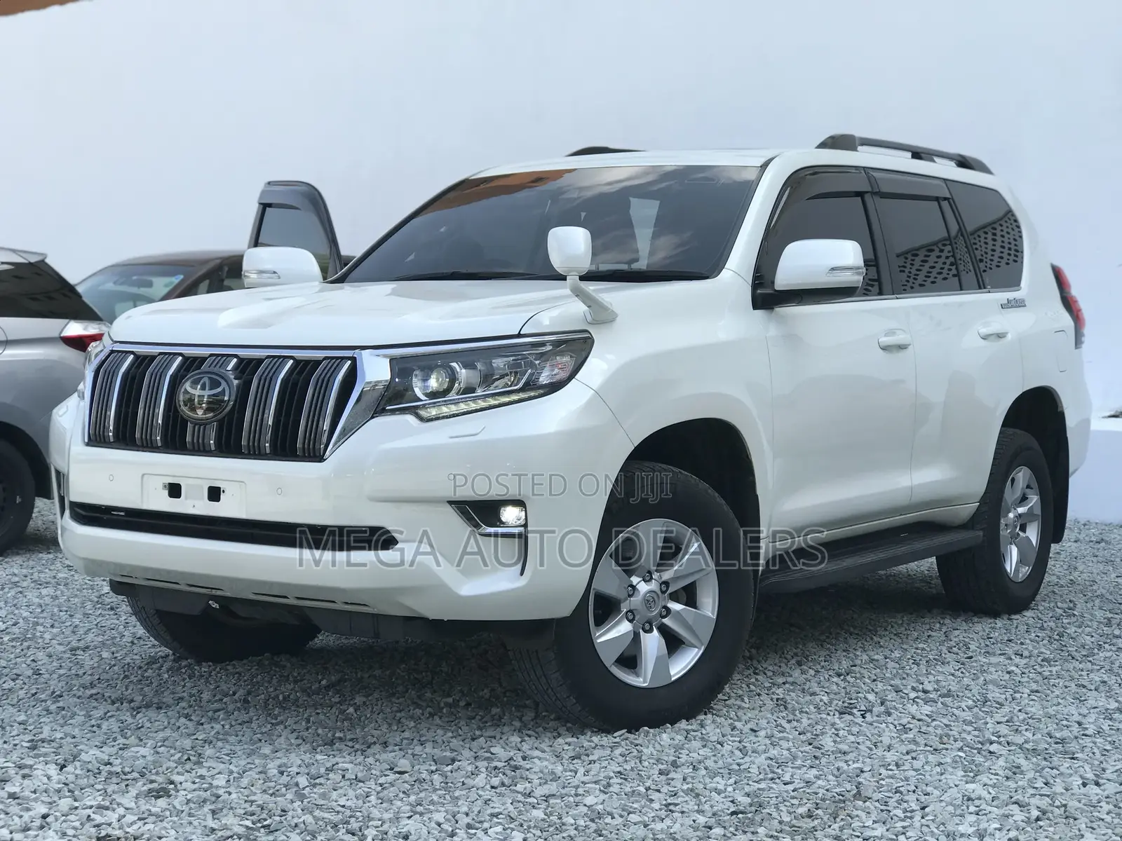 Toyota Land Cruiser Prado 2018 Off white