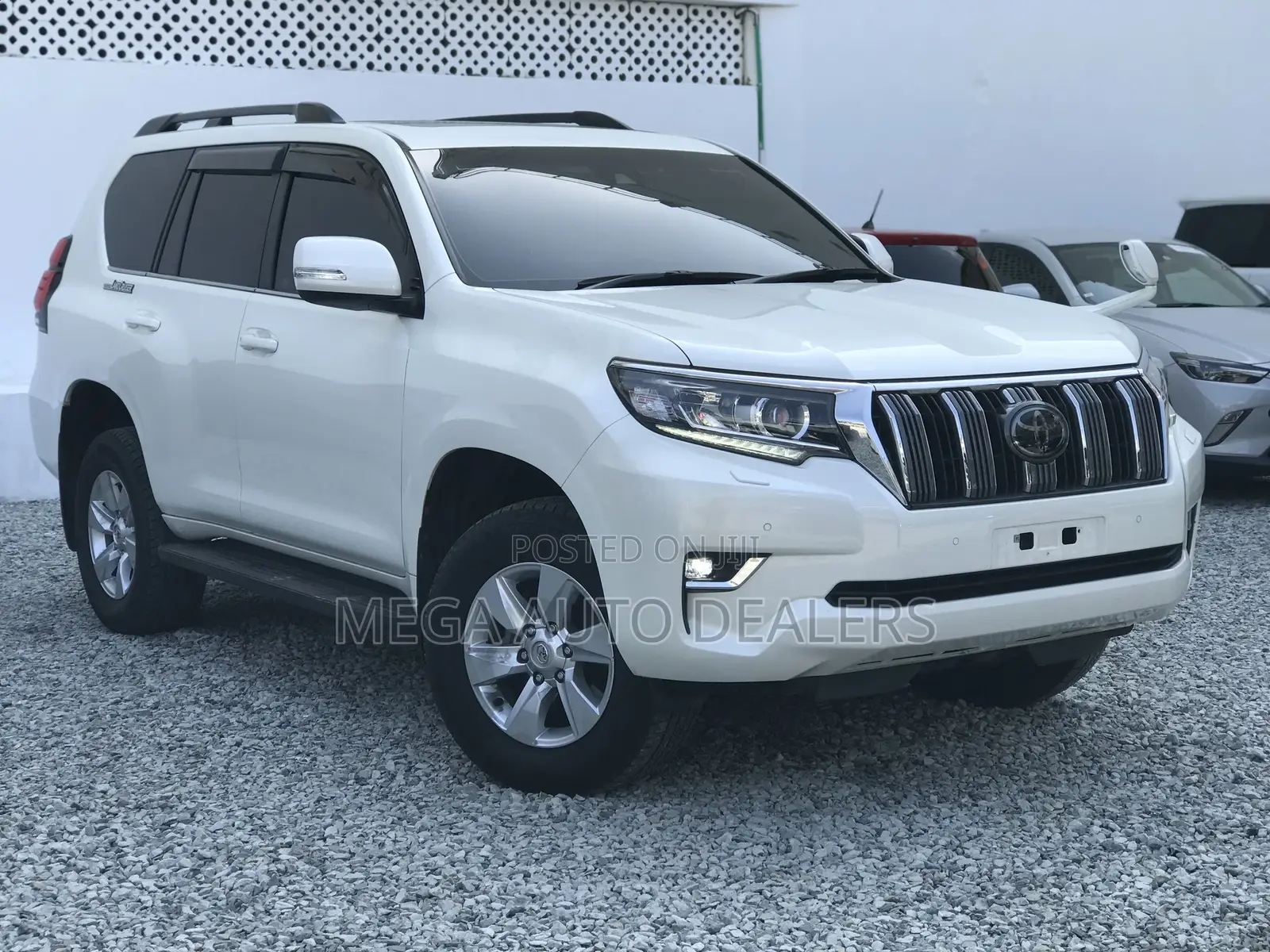 Toyota Land Cruiser Prado 2018 Off white