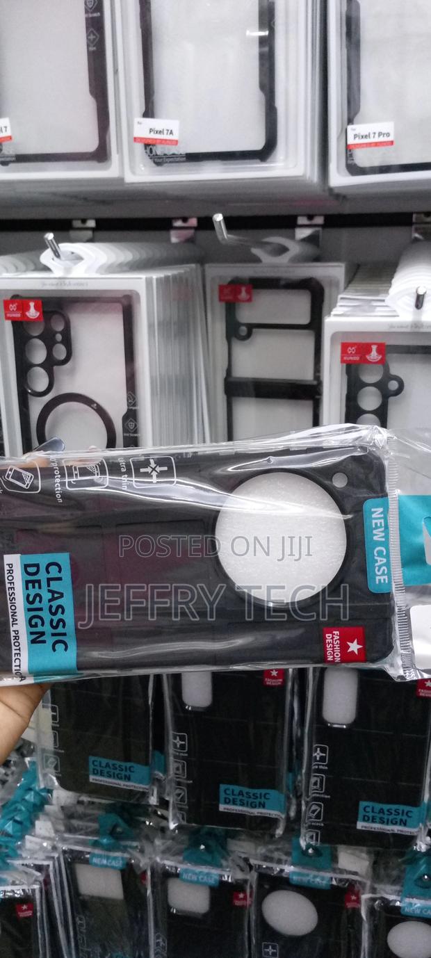 WERTOL Rugged Shield Case Oneplus 12 - Black Flexible TPU - thumbnail 3