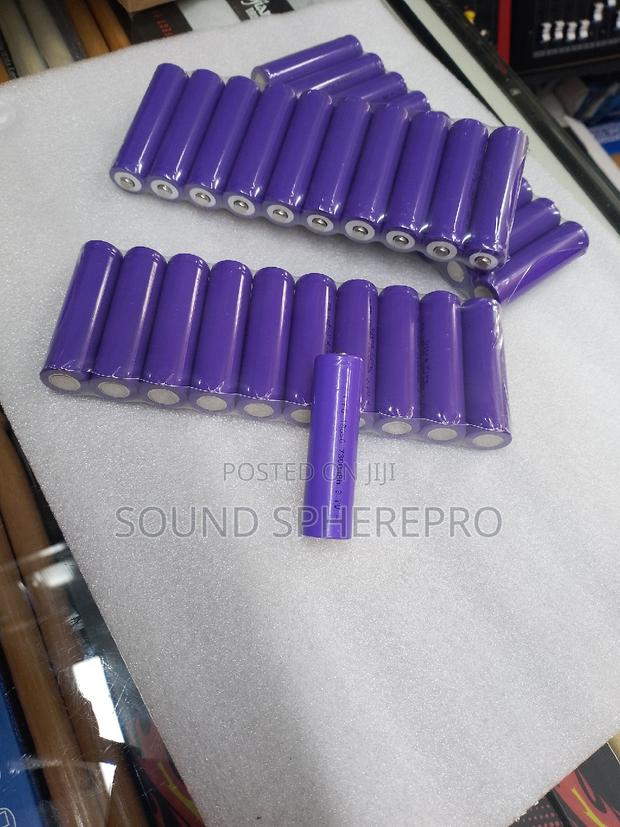 3.7 18650 Rechargeable Battery