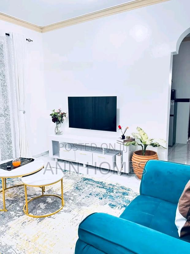 South B One Bedroom - thumbnail 4