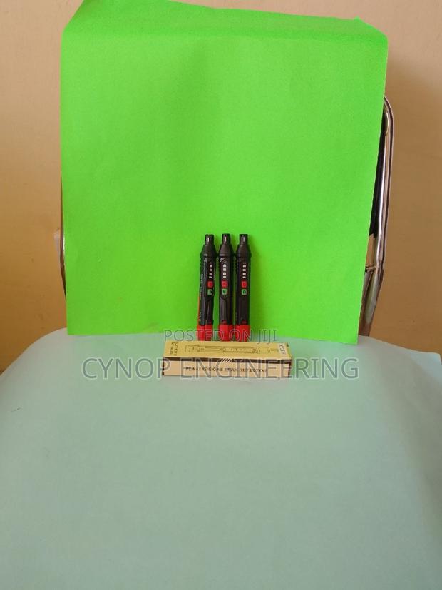 Compact Multi-gas Leak Detector - main view