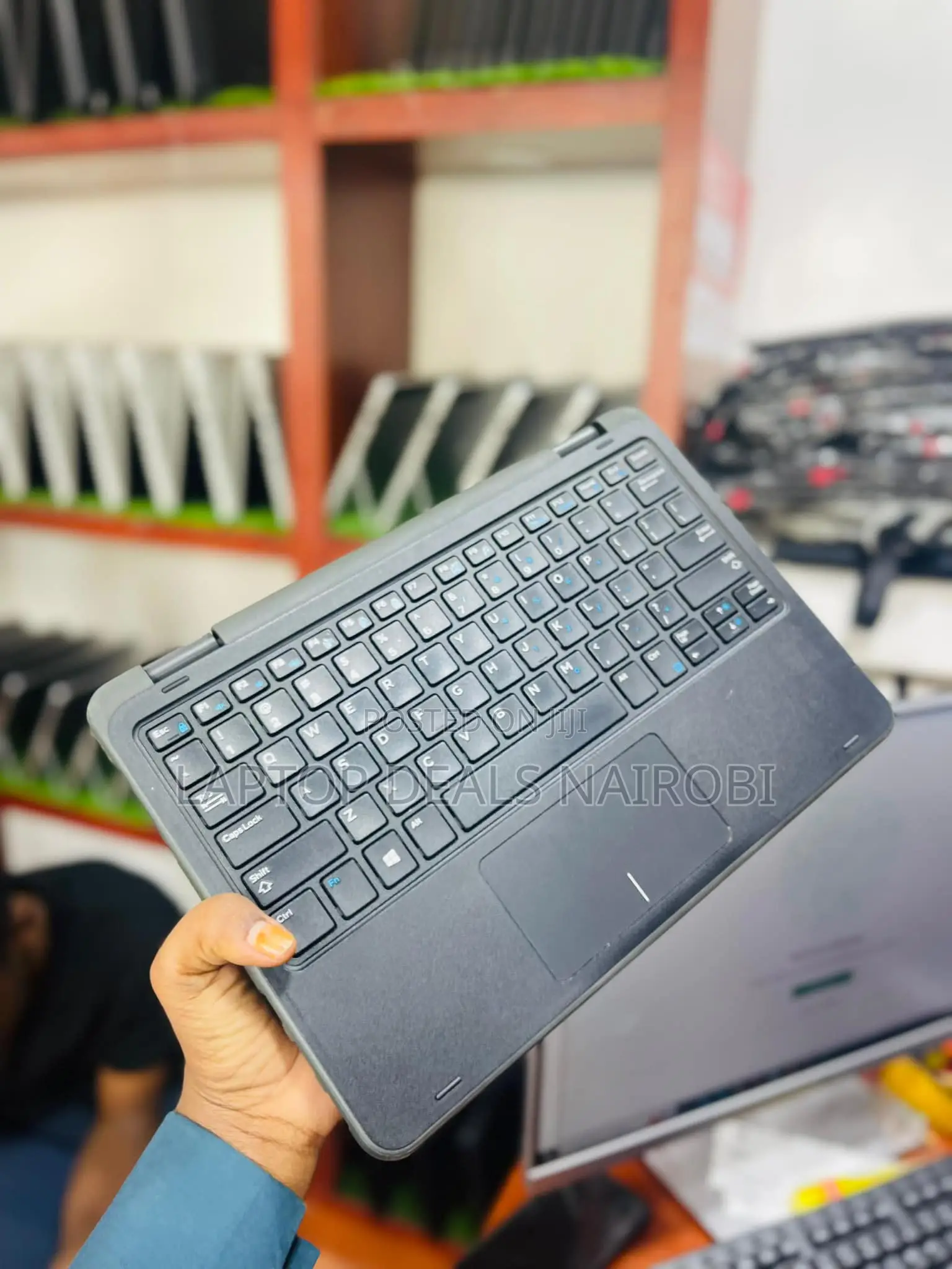 Laptop Dell Latitude 3189 4GB Intel Celeron SSD 128GB