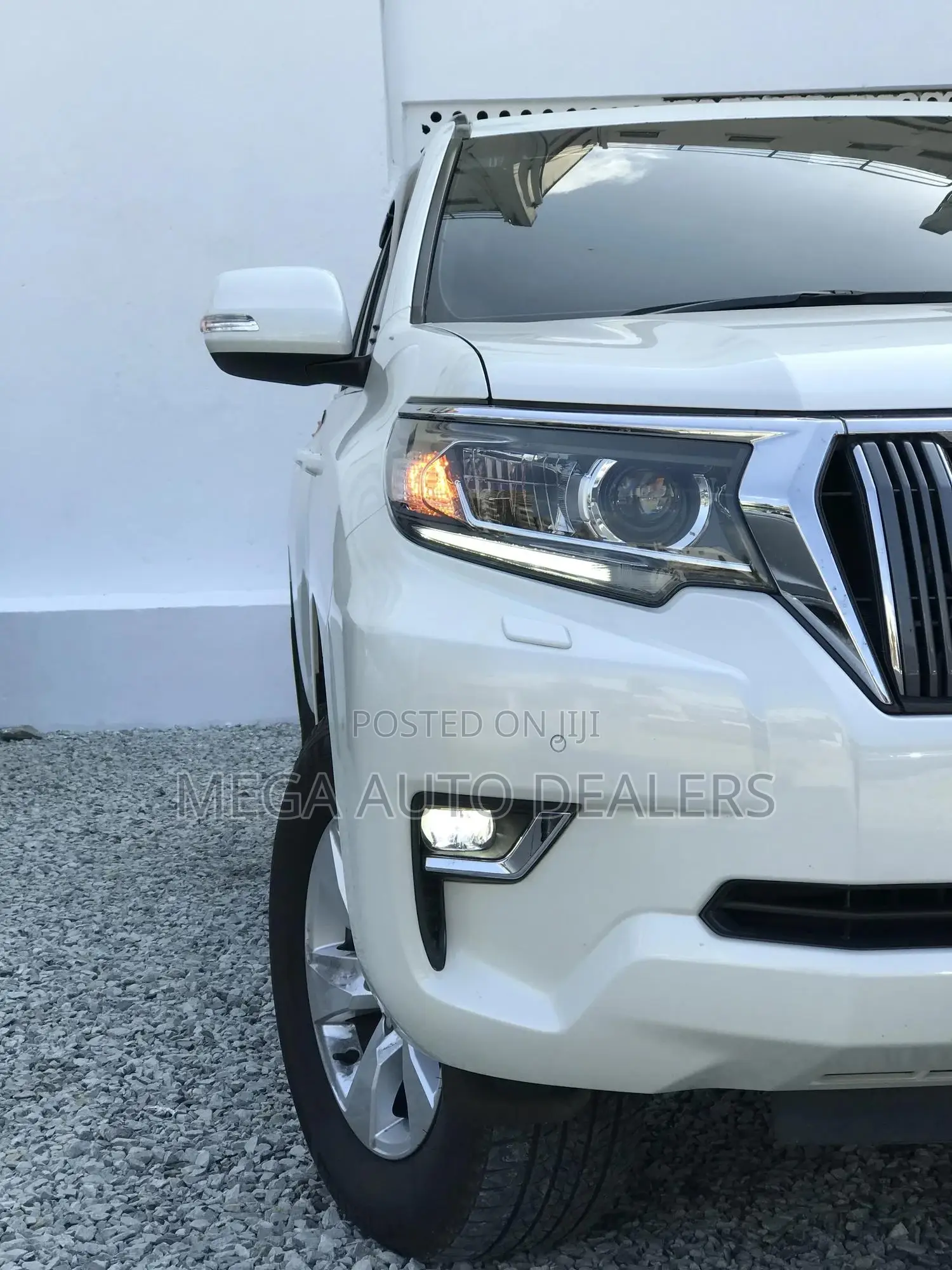 Toyota Land Cruiser Prado 2018 Off white