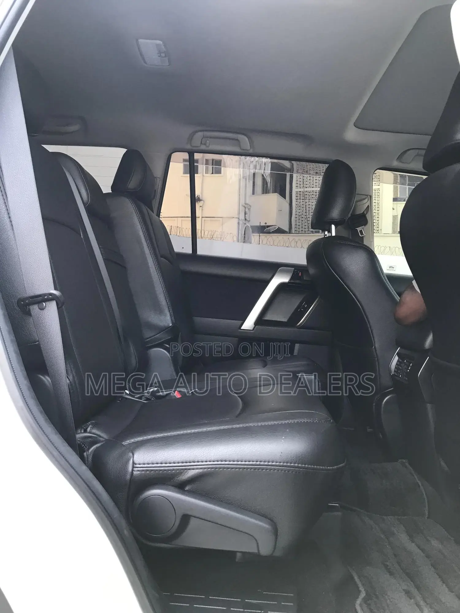 Toyota Land Cruiser Prado 2018 Off white