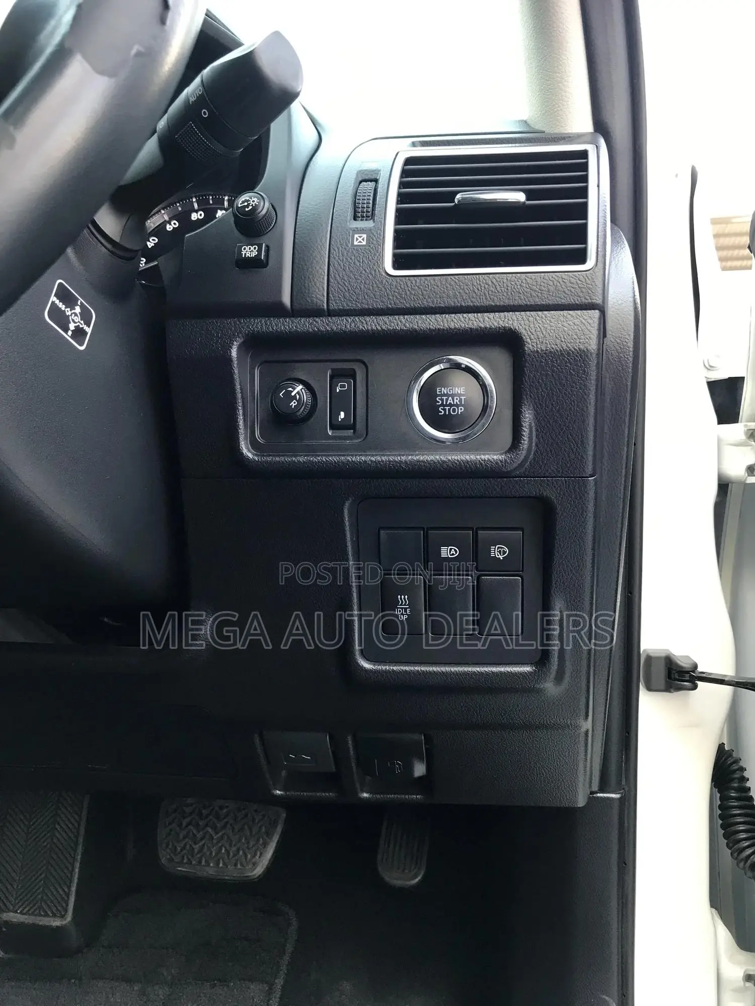 Toyota Land Cruiser Prado 2018 Off white