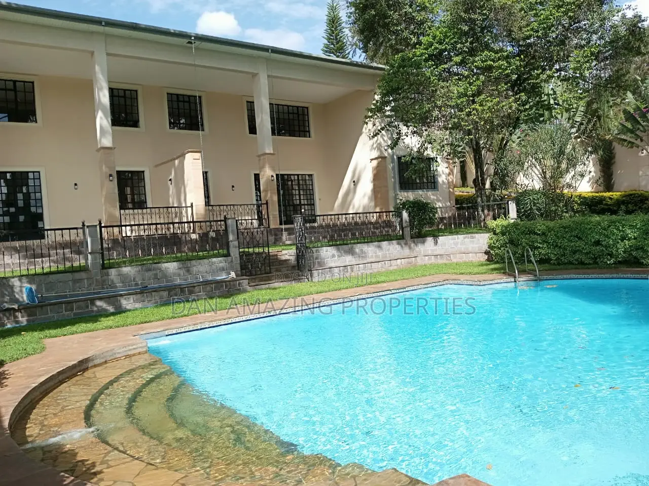12bdrm Mansion in Runda Water On 1.629 for sale