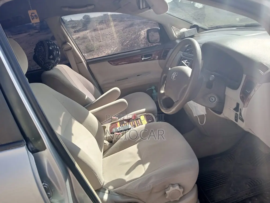 Chauffeured Car Hire- 7 Seater