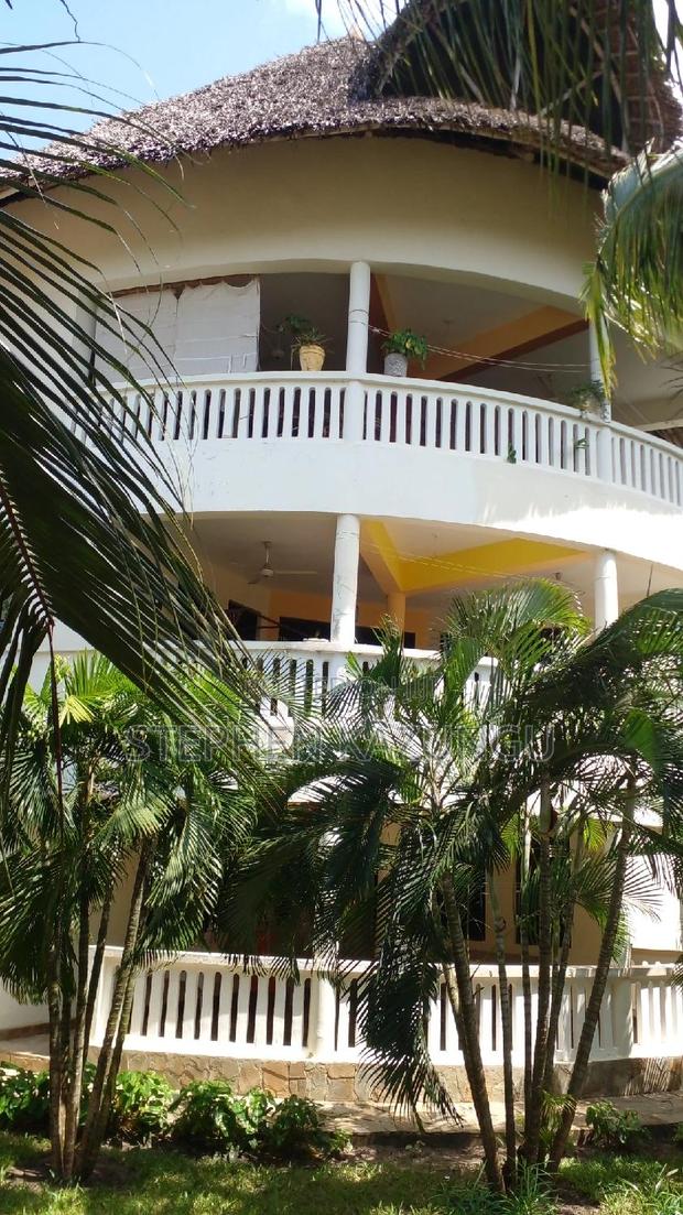 Furnished 4bdrm House in Golf & Living, Ukunda for rent - main view