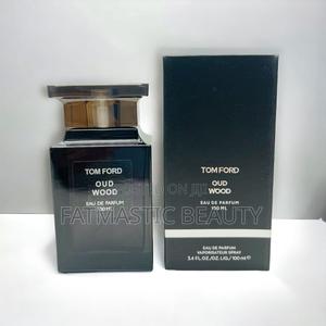 Tom Ford Oud Wood Perfume Duty Free - thumbnail 2