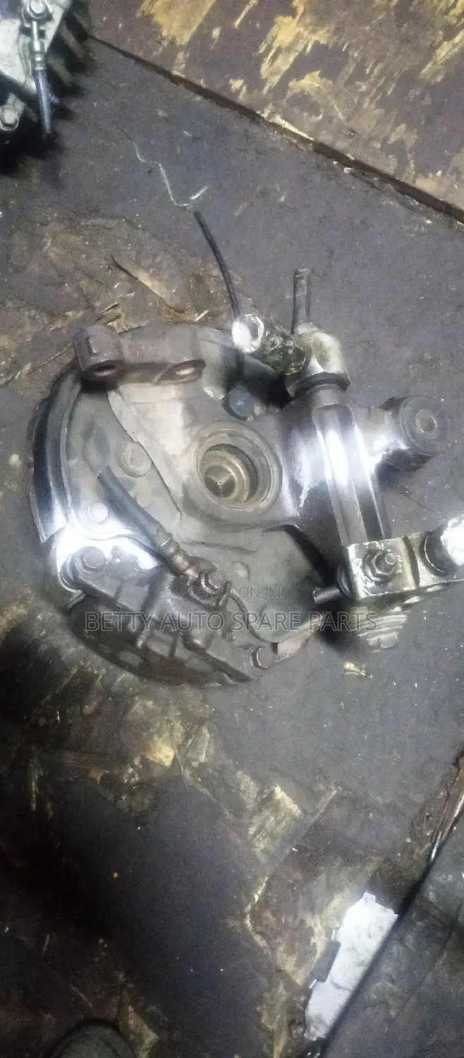 Subaru Impreza Gc12wd Rear Hub