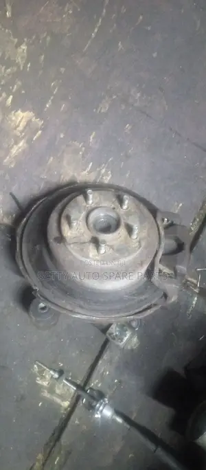 Subaru Impreza Gc12wd Rear Hub