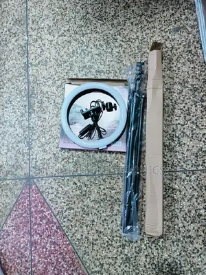 Excellent Dimmable Ringlight With Foldable Tripod Stand