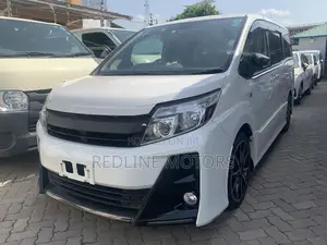 Toyota Noah 2.0 FWD (6 Seater) 2017 White