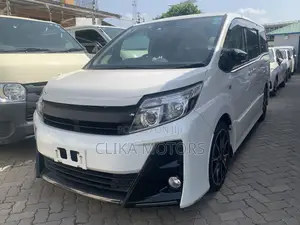 Toyota Noah 2.0 FWD (6 Seater) 2017 White