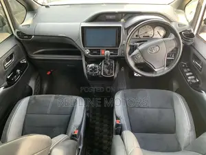 Toyota Noah 2.0 FWD (6 Seater) 2017 White
