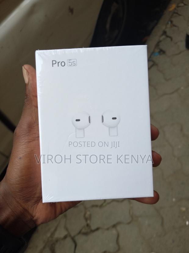 Pro 5s Earbuds Stereo Earbuds - Type C Charger - main view