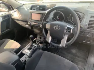 Toyota Land Cruiser Prado 2.8 2017 Gold