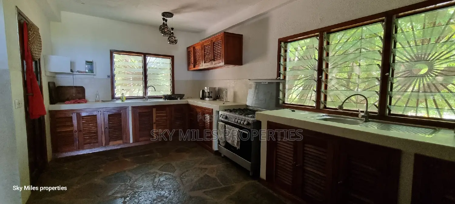 Furnished 4bdrm Villa in Billionaire, Malindi for sale