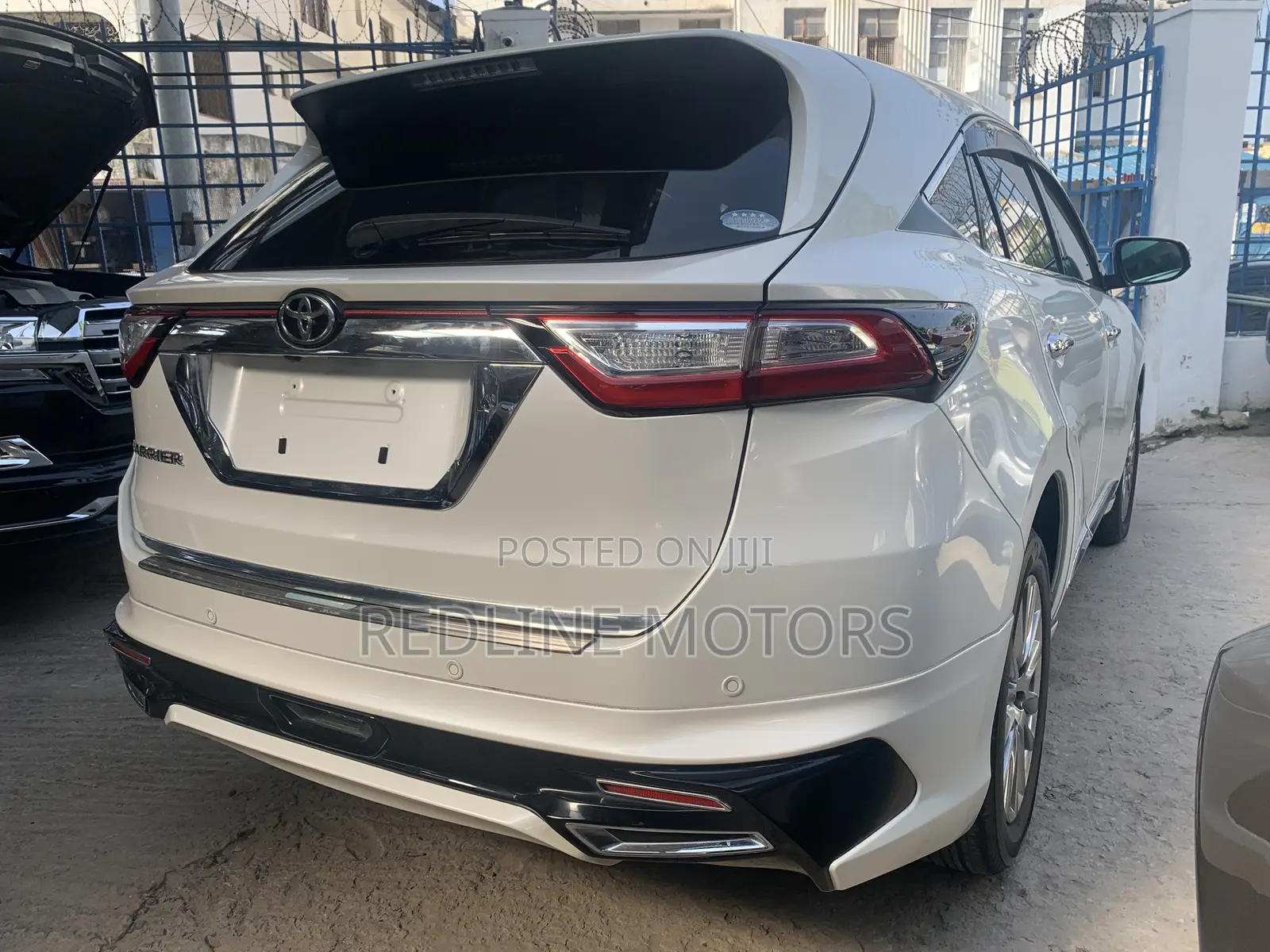 Toyota Harrier 2.0 2017 Off white