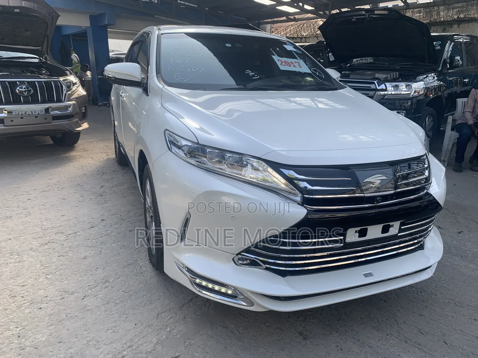 Toyota Harrier 2.0 2017 Off white