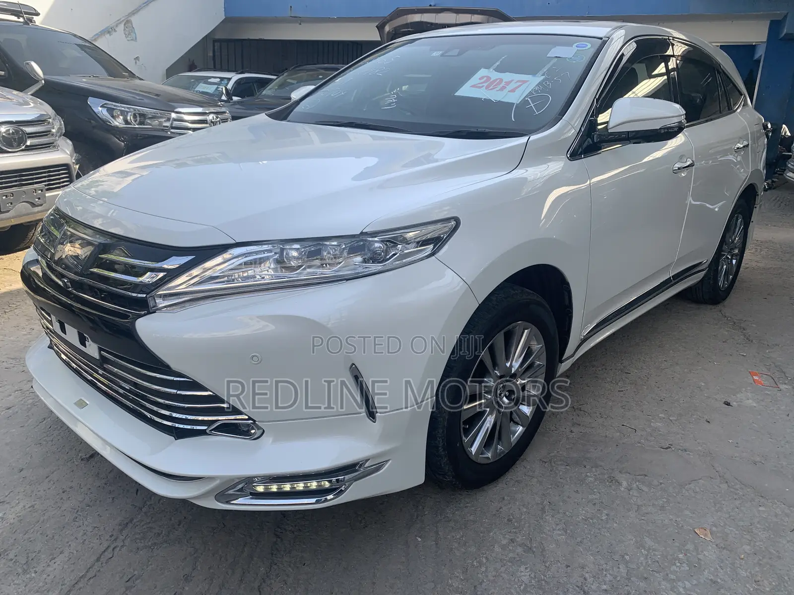 Toyota Harrier 2.0 2017 Off white