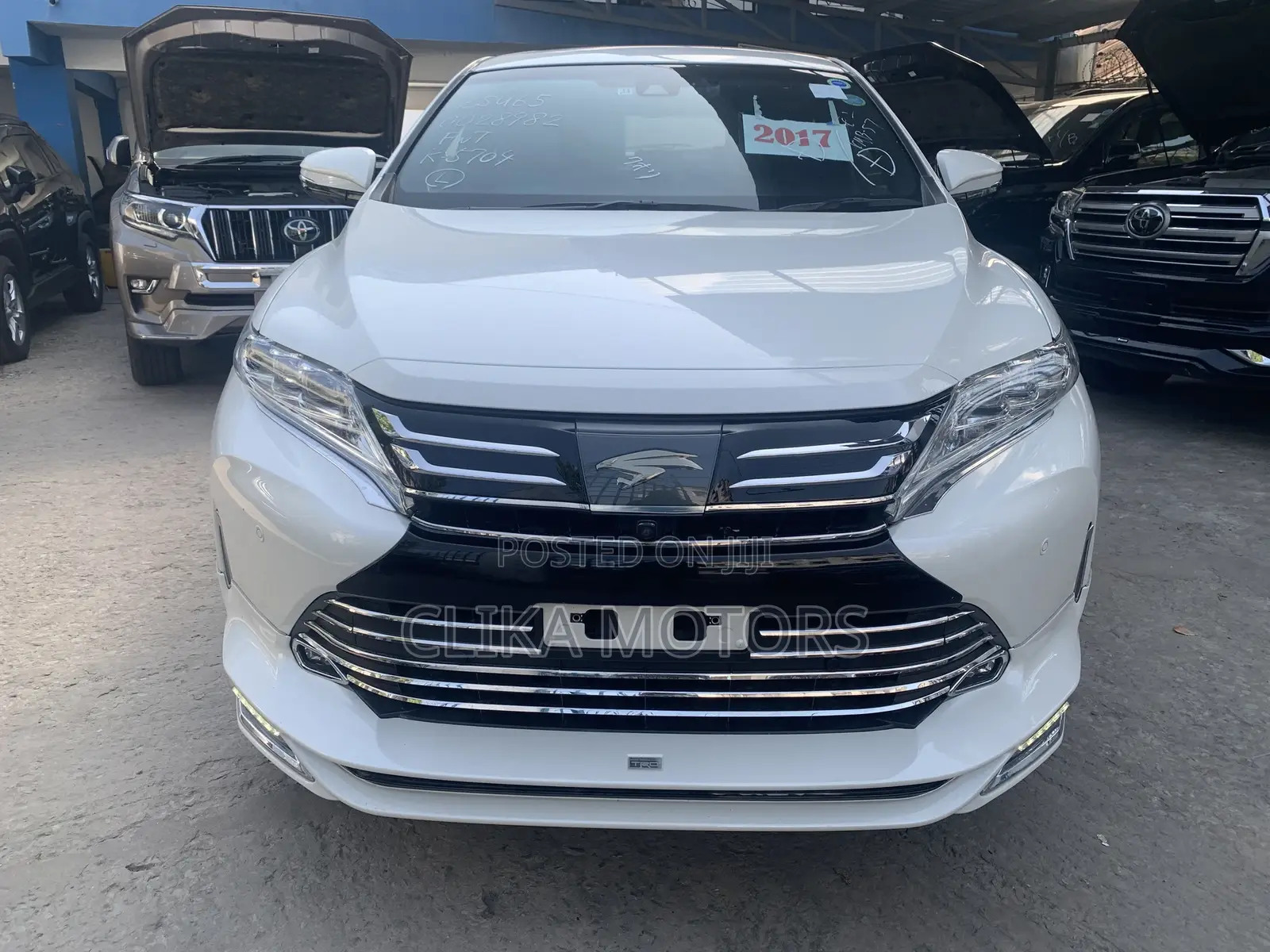 Toyota Harrier 2.0 2017 Off white