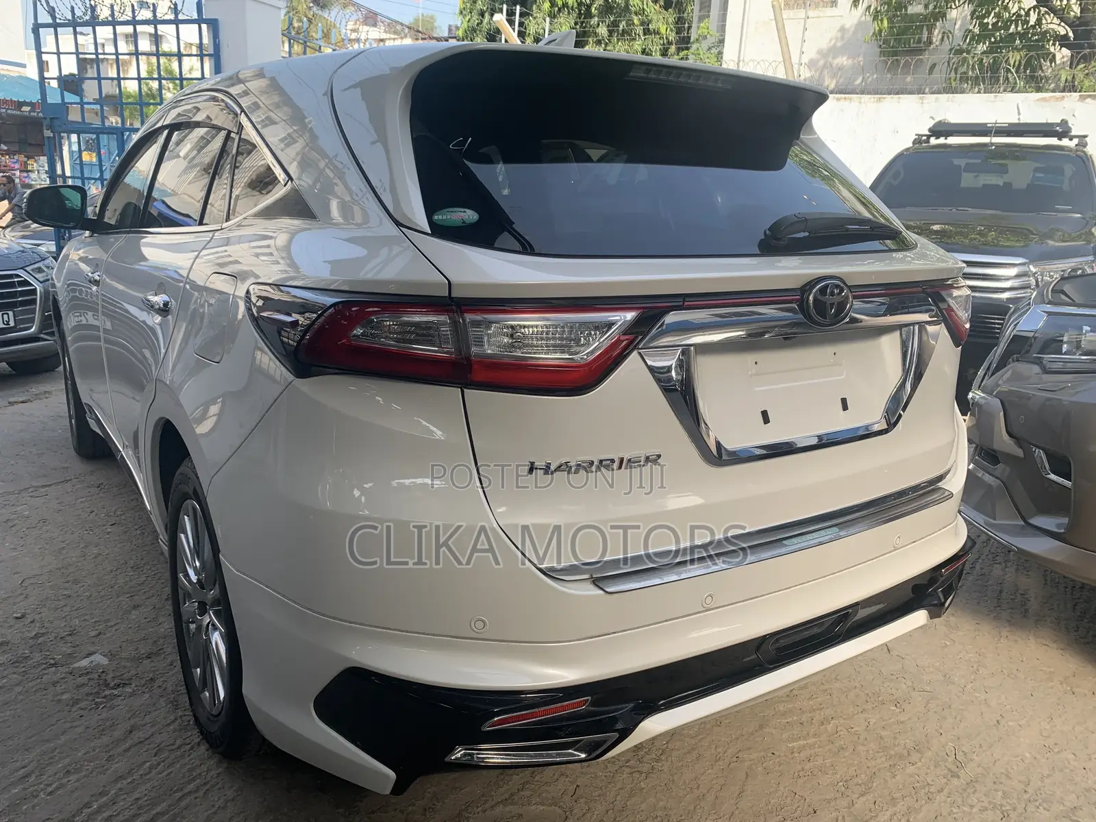 Toyota Harrier 2.0 2017 Off white