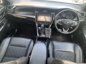 Toyota Harrier 2.0 2017 Off white
