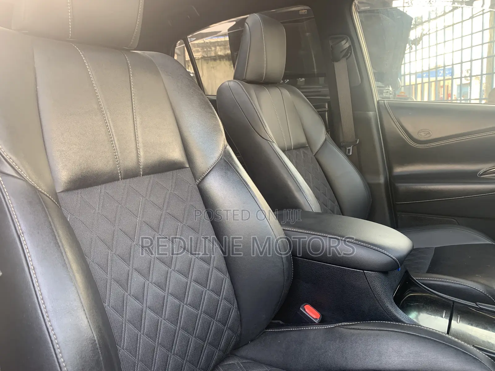 Toyota Harrier 2.0 2017 Off white