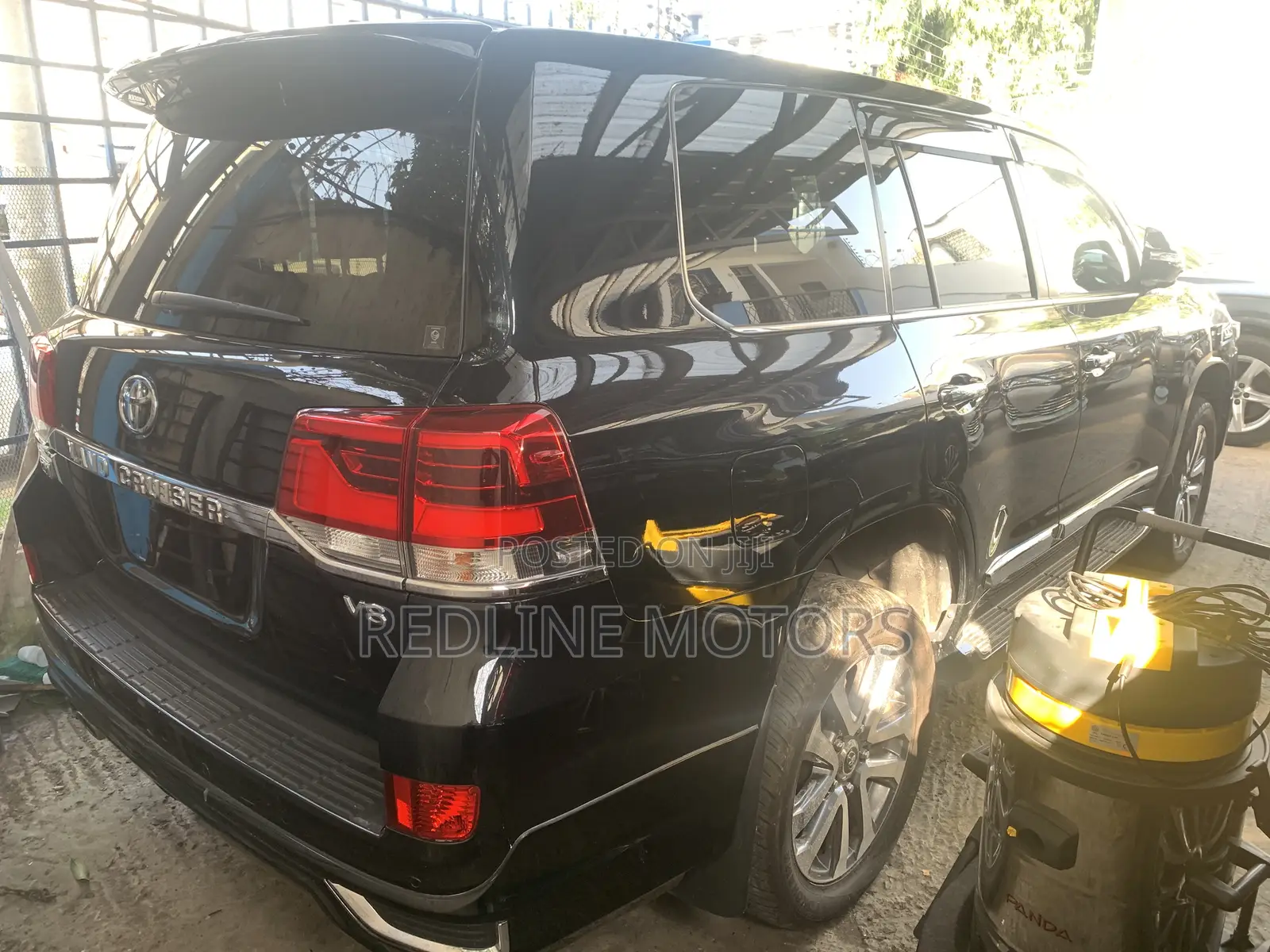 Toyota Land Cruiser 4.6 V8 ZX 2017 Black