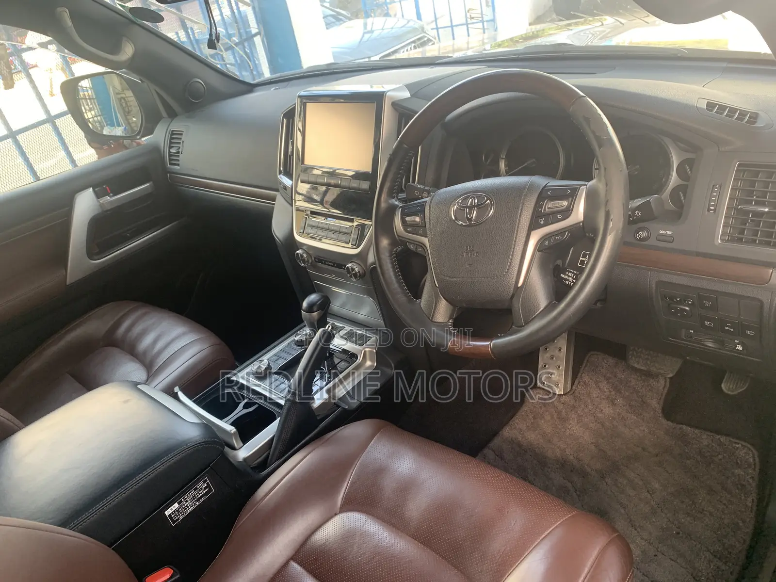 Toyota Land Cruiser 4.6 V8 ZX 2017 Black