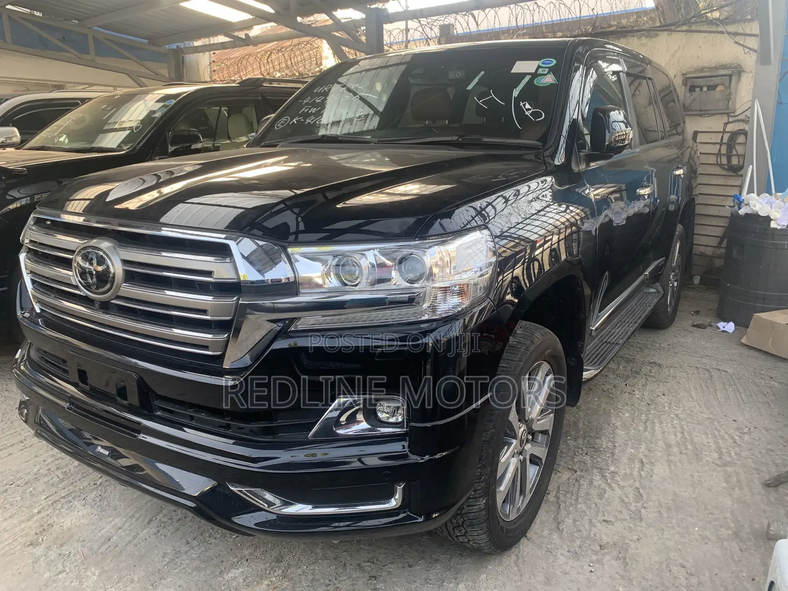 Toyota Land Cruiser 4.6 V8 ZX 2017 Black