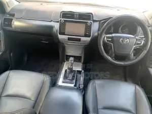 Toyota Land Cruiser Prado 2.8 2017 Beige