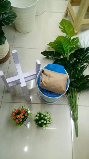 Plant,Plastic Vase With Pebble Stones Plus Stand