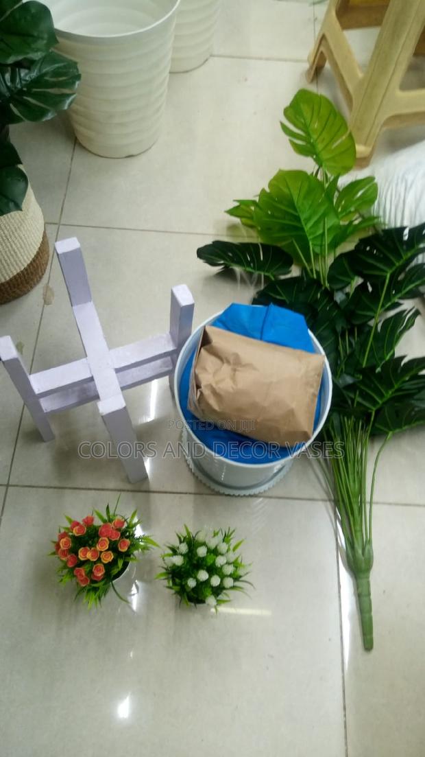 Plant,Plastic Vase With Pebble Stones Plus Stand