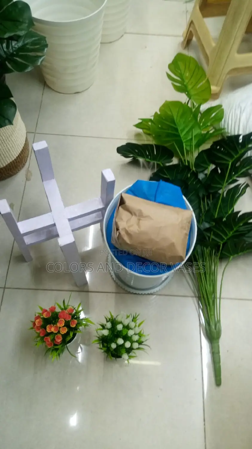 Plant,Plastic Vase With Pebble Stones Plus Stand