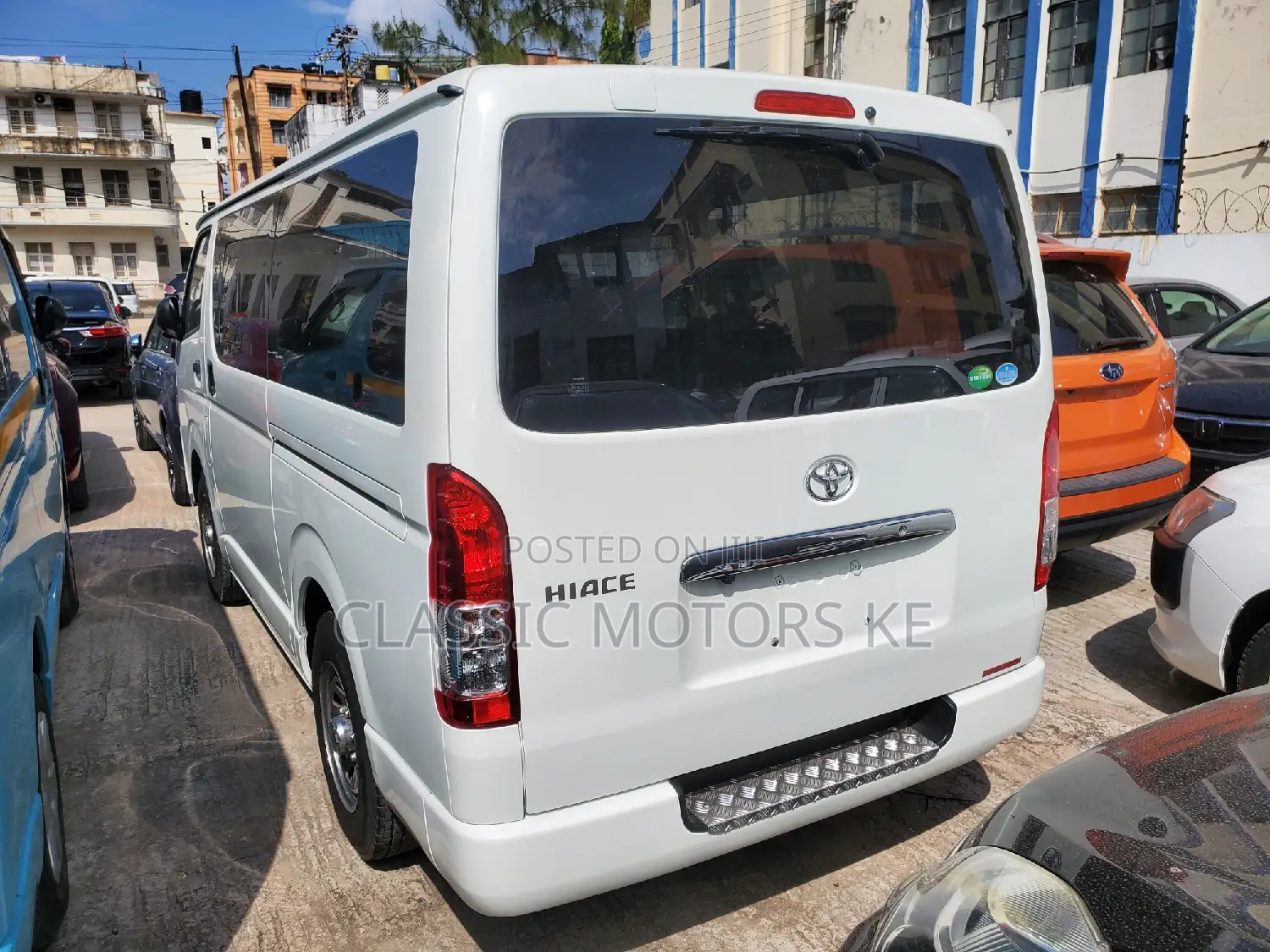 Toyota HiAce 2018 White