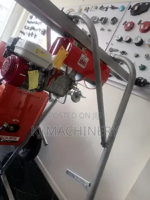 Concrete Gantry/Hoist/Crane Half Tonne With Honda Engine.