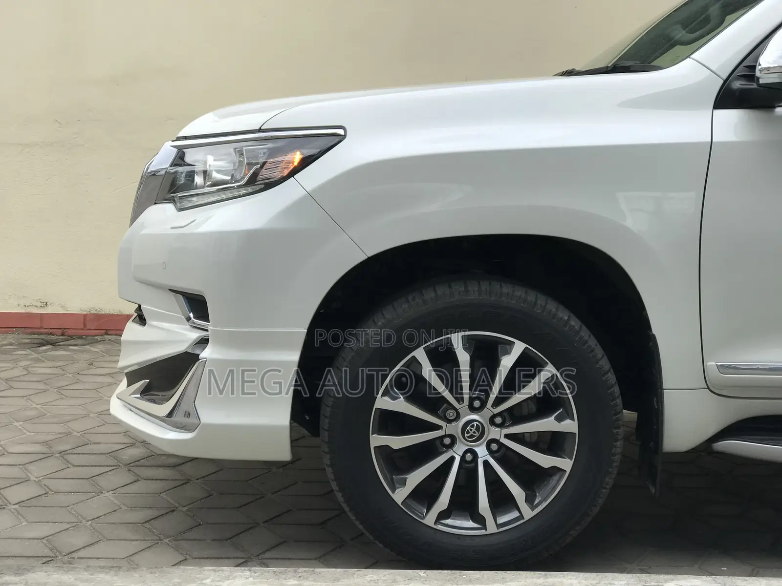 Toyota Land Cruiser Prado 2018 White