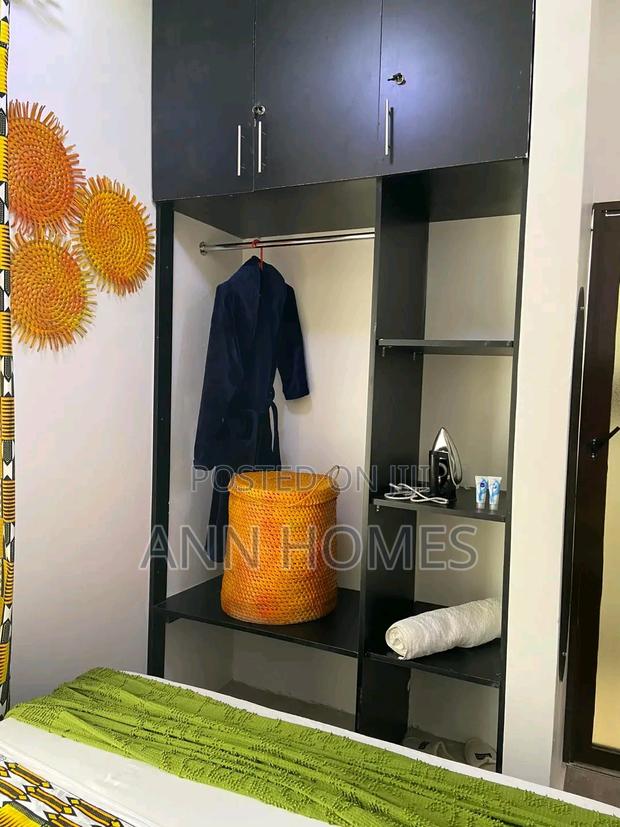 One Bedroom South B Estate Airbnb - thumbnail 6