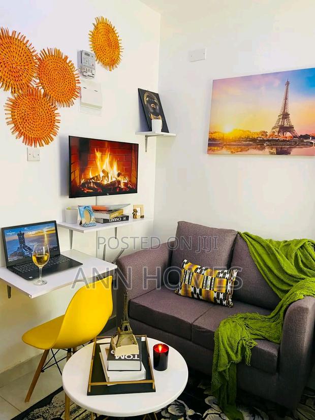 One Bedroom South B Estate Airbnb - thumbnail 7