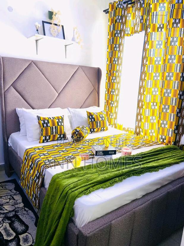 One Bedroom South B Estate Airbnb - thumbnail 8