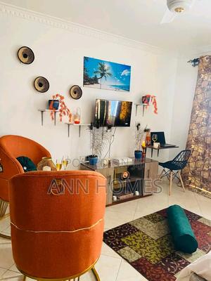 One Bedroom South B Airbnb - main view