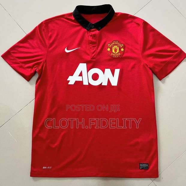 Manchester United Retro Jersey. - thumbnail 2
